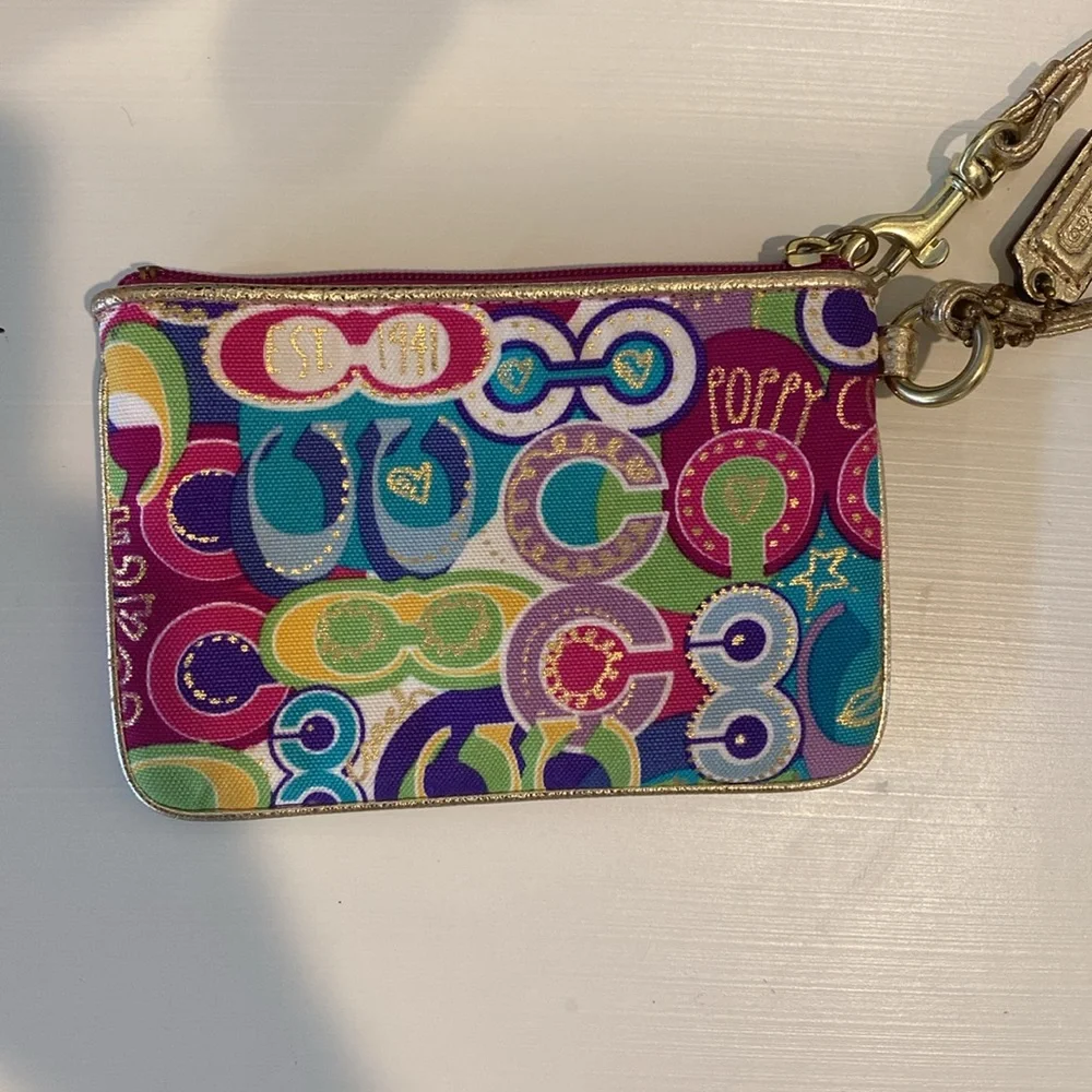 EUC Coach Poppy wristlet - Picture 3 of 4